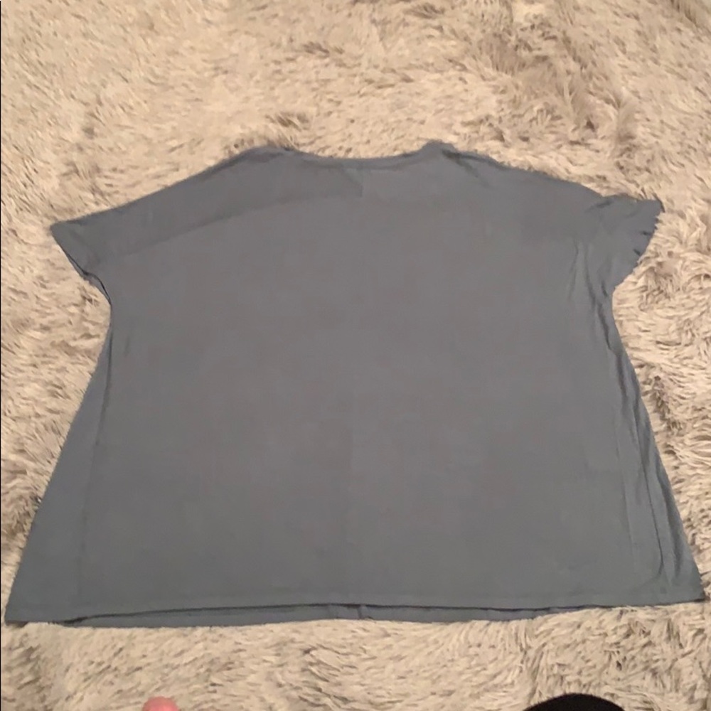 ⭐️2 for $18 or 3 for $25 Platinum blue tee - Picture 4 of 4